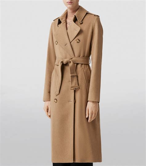 burberry trenchcout frauen|Burberry kensington trench coats.